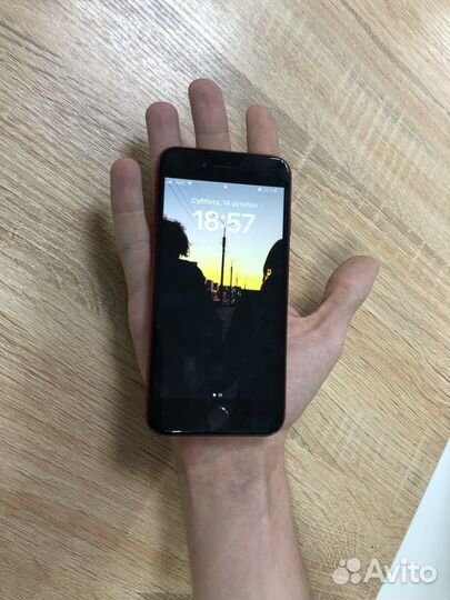 iPhone 8, 64 ГБ