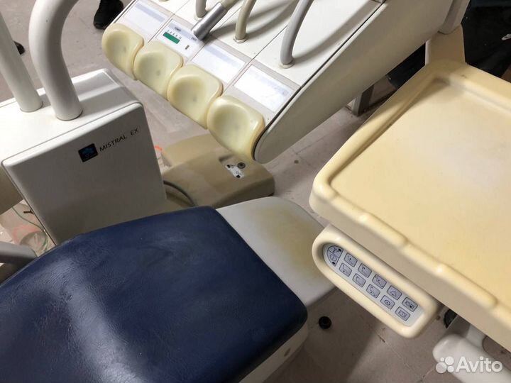 Стоматологическая установка / кресло