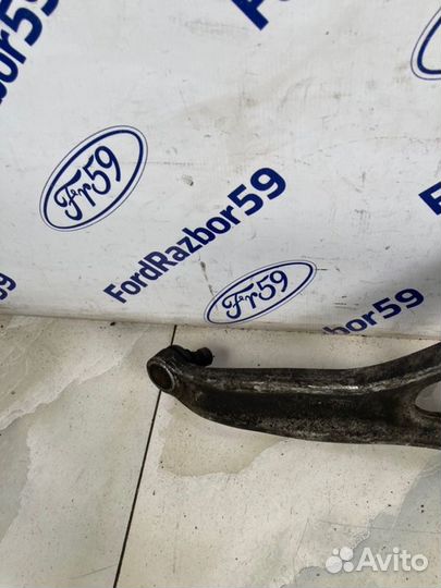Рычаг передней подвески левый Ford Focus 3 CB8 1.6