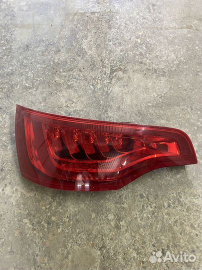 Фонарь задний левый Audi Q7 4L0945093F