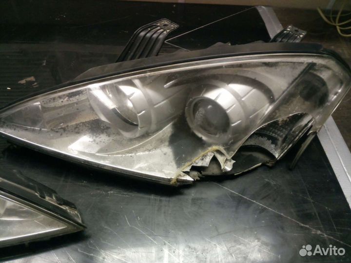 Фары,левая и правая на SSangynog kairon 2009г. бит