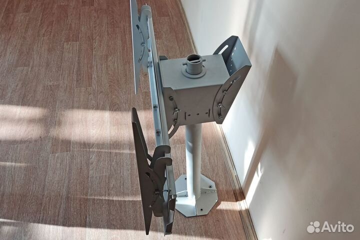 Кронштейн для монитора (телевизора) потолочный