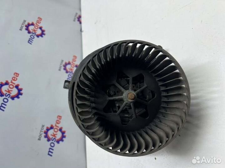 Мотор печки c крыльчаткой Skoda Yeti 1.2 cbzb 2010