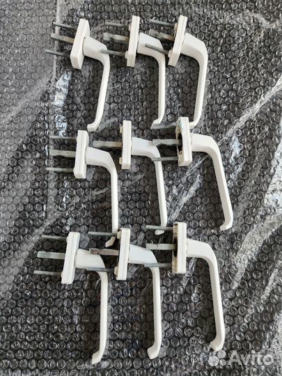 Пластиковые оконные ручки