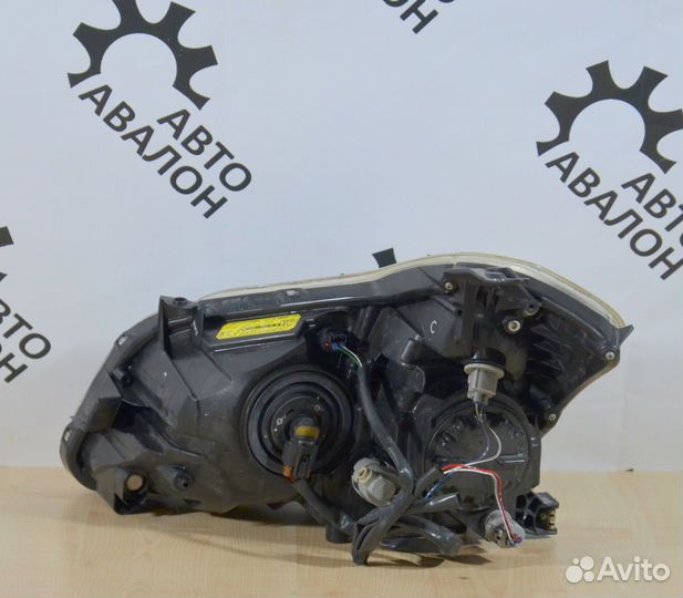 Фара Toyota Blade