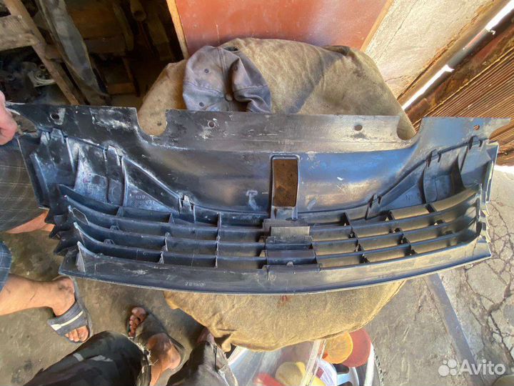 Решетка радиатора Рено Лагуна 2 2001-2005