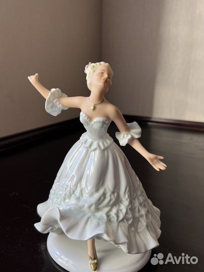 Фарфоровые статуэтка «балерина»