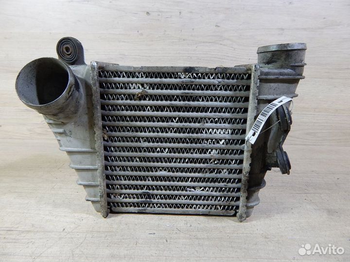 Интеркулер VW Golf IV / Bora / Audi A3 8L