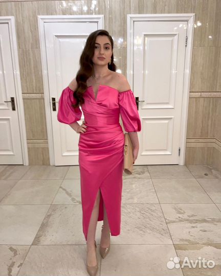 Вечернее атласное платье