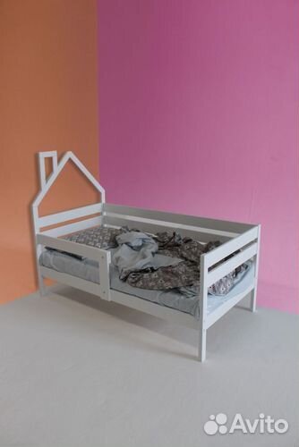 Софа из натурального дерева детская с бортиком Дом