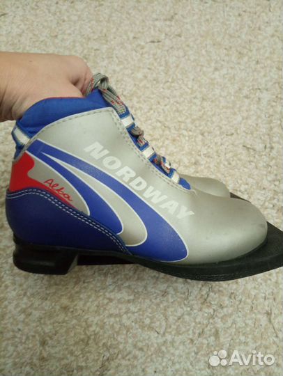 Лыжные ботинки 30