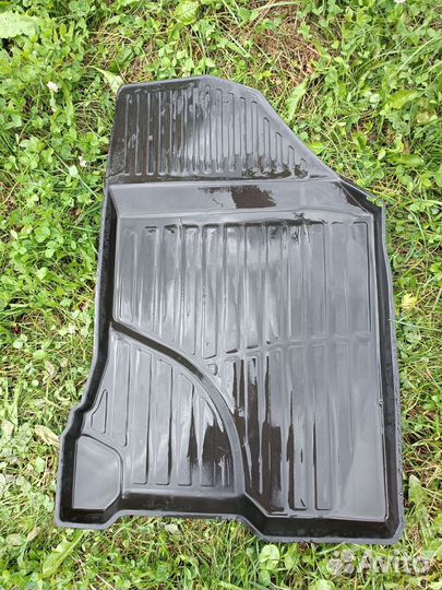 Автомобильные коврики в салон на LADA Vesta