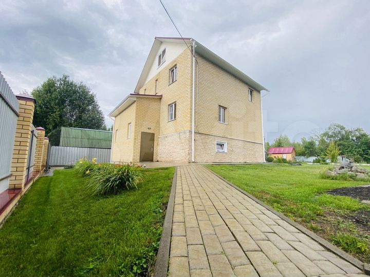 Дом 200 м² на участке 18 сот.