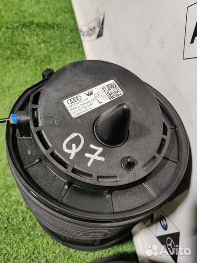 Подушка пневмоподвески задняя левая Audi Q7 4M