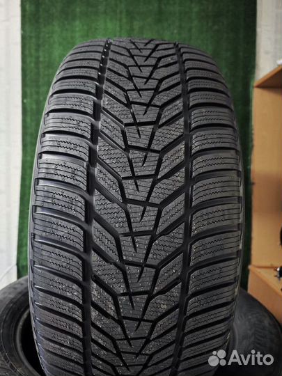 Hankook Winter I'Cept Evo 3 X W330A 265/40 R22 106W