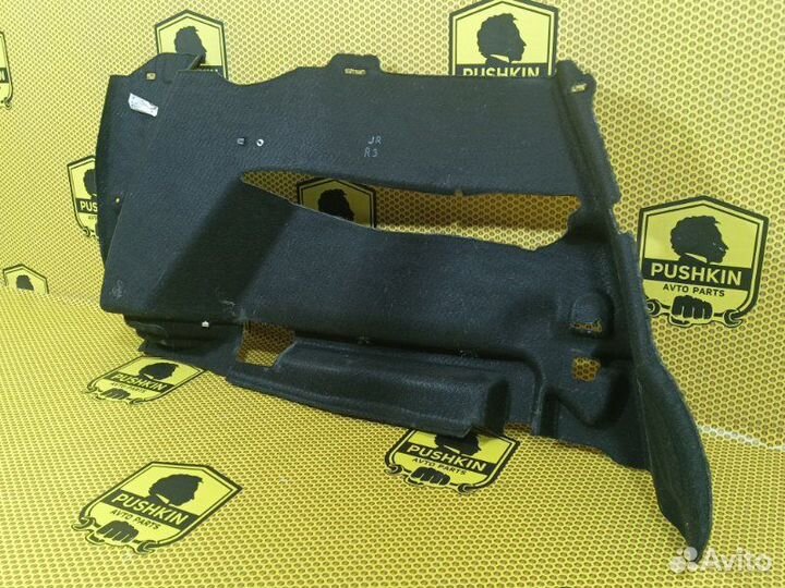 Обшивка багажника боковая нижняя правая Renault