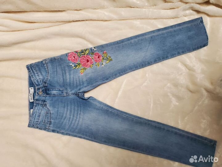 Джинсы для девочки разные