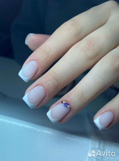 Педикюр с покрытием лаком