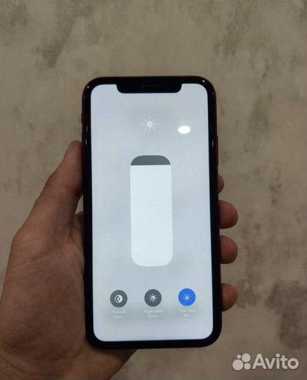 Телефон iPhone XR