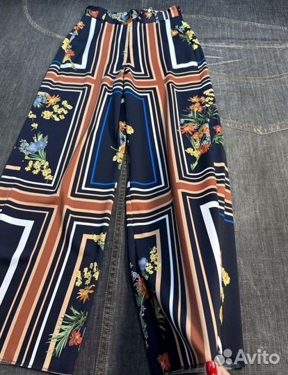 Брюки концерна Max Mara оригинал новые 42it