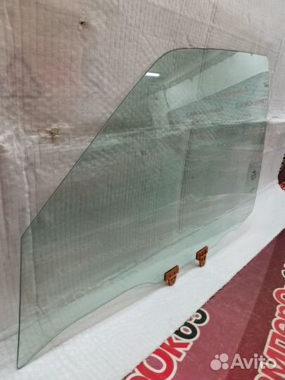 Стекло двери передний левый Nissan Juke