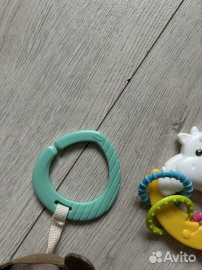 Развивающие игрушки для малышей пакетом