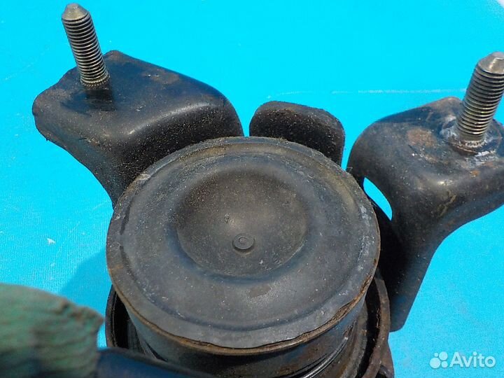 Опора двигателя (подушка) передняя lexus RX 2 (300