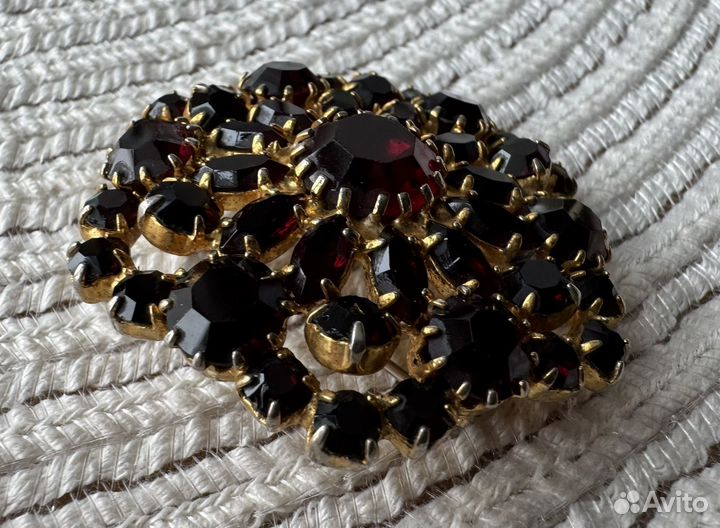 Брошь массивная гранатовое чешское стекло СССР