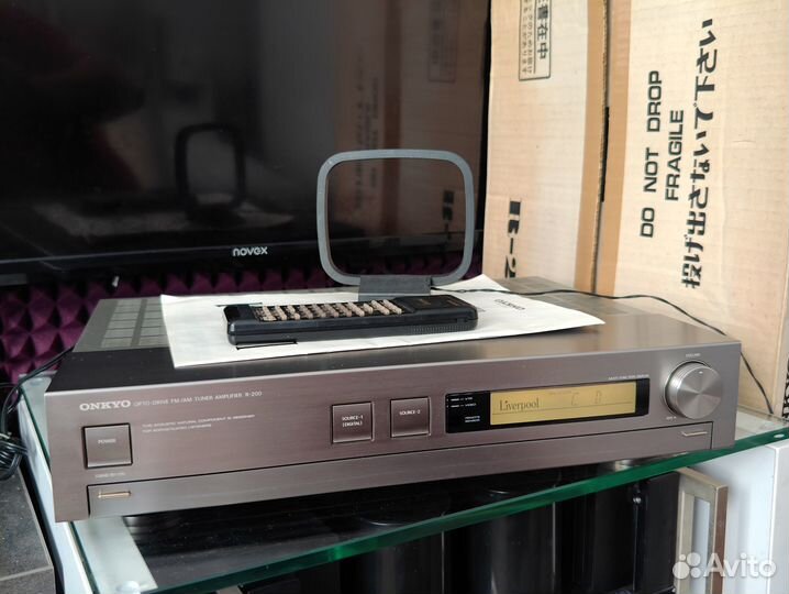 Интегральный усилитель-ресивер Onkyo R-200