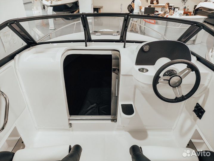 Каютный катер Phoenix Феникс 560