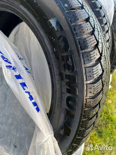 Pirelli Formula Ice 215/60 R17 100T