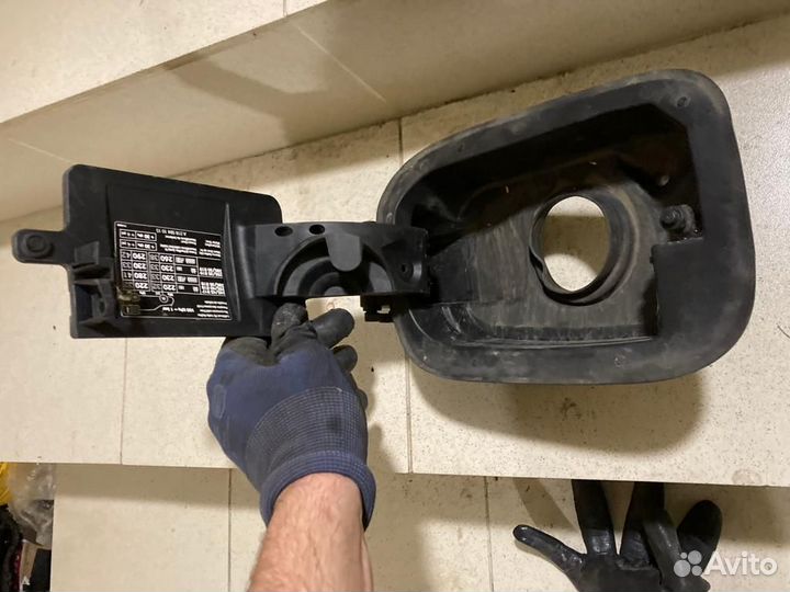 Лючок топл. бака mercedes Cls W218 A2186300067