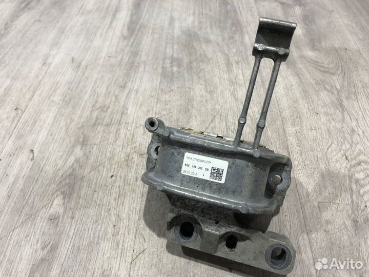 Опора двигателя правая Skoda Octavia A7 CWV 2019