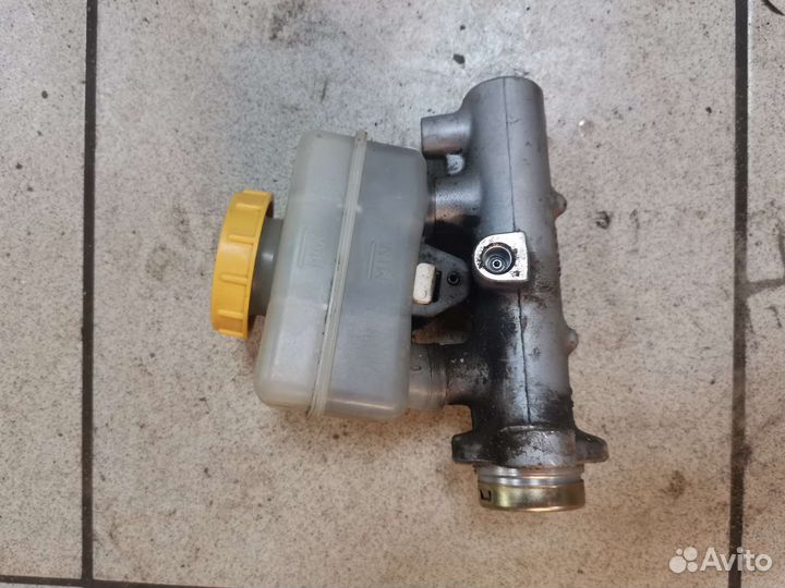 Главный тормозной цилиндр Subaru Outback