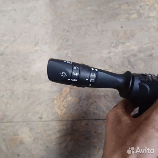 Переключатель подрулевой Toyota Camry 2.5 2014