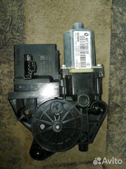 Мотор стеклоподъемника левый Рено Меган 3