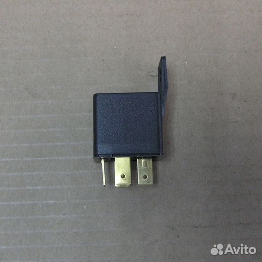 Реле 5-ти контактное переключающее 24V 40А с (эми)