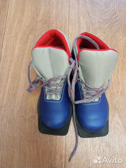 Лыжные ботинки