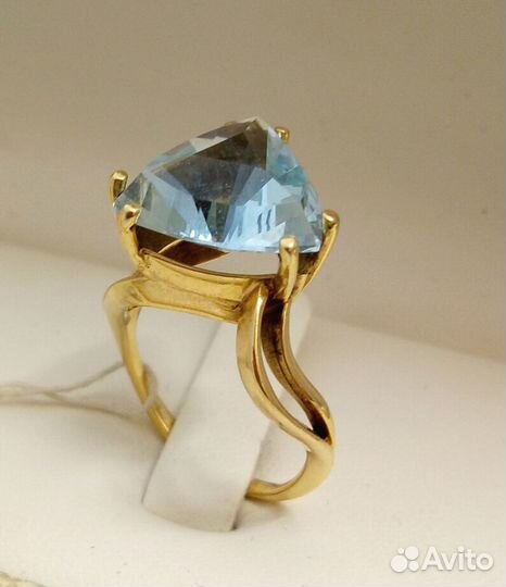 Кольцо / размер 16,5 / 5,08г / Золото750 / топаз