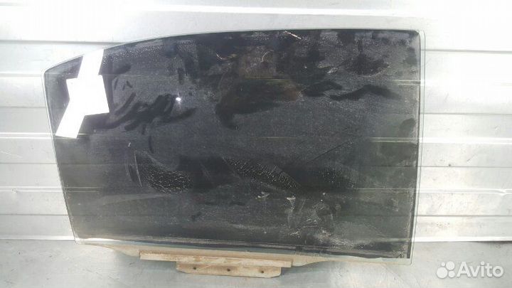 Стекло двери заднее правое Toyota Avensis AZT251L