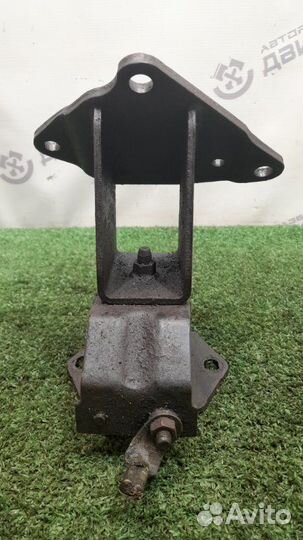 Опора (подушка) двигателя левая Mitsubishi Pajero