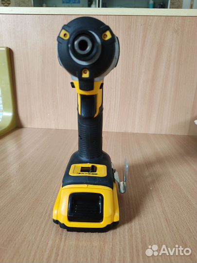 Винтоверты Dewalt