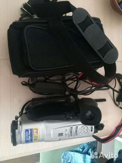 Видеокамера JVC с сумочкой