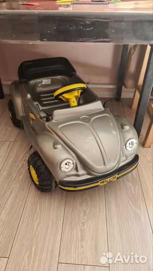 Машина на педалях