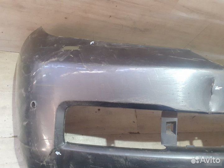 Бампер передний Toyota