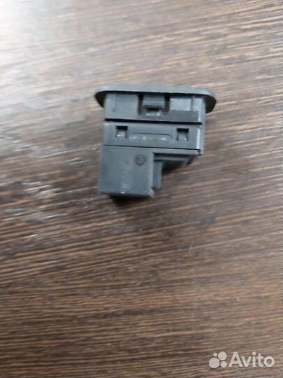 Кнопка Volkswagen Touareg 1 4.2 2006