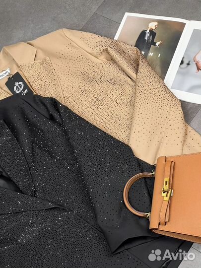 Пиджак в камнях женский