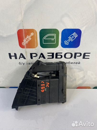 Дефлектор на торпедо левый Kia Ceed ED G4FA 2011