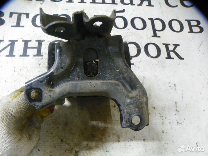 Опора кпп левая Kia Sportage