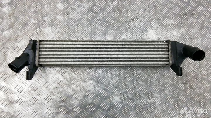 Радиатор интеркулера на Рено Сандеро 1